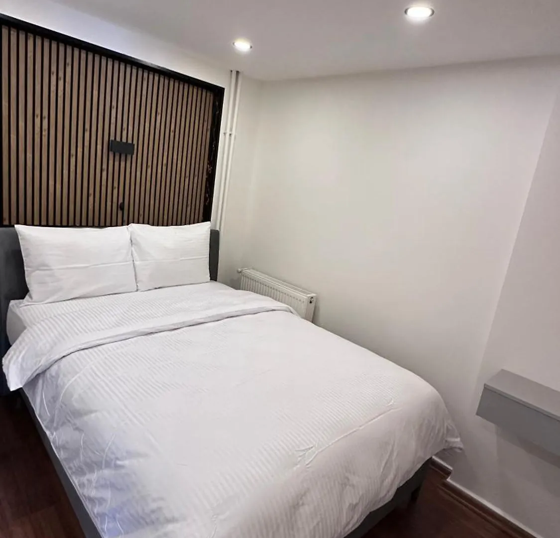 Golden Wood Suites Istanbul Apartment